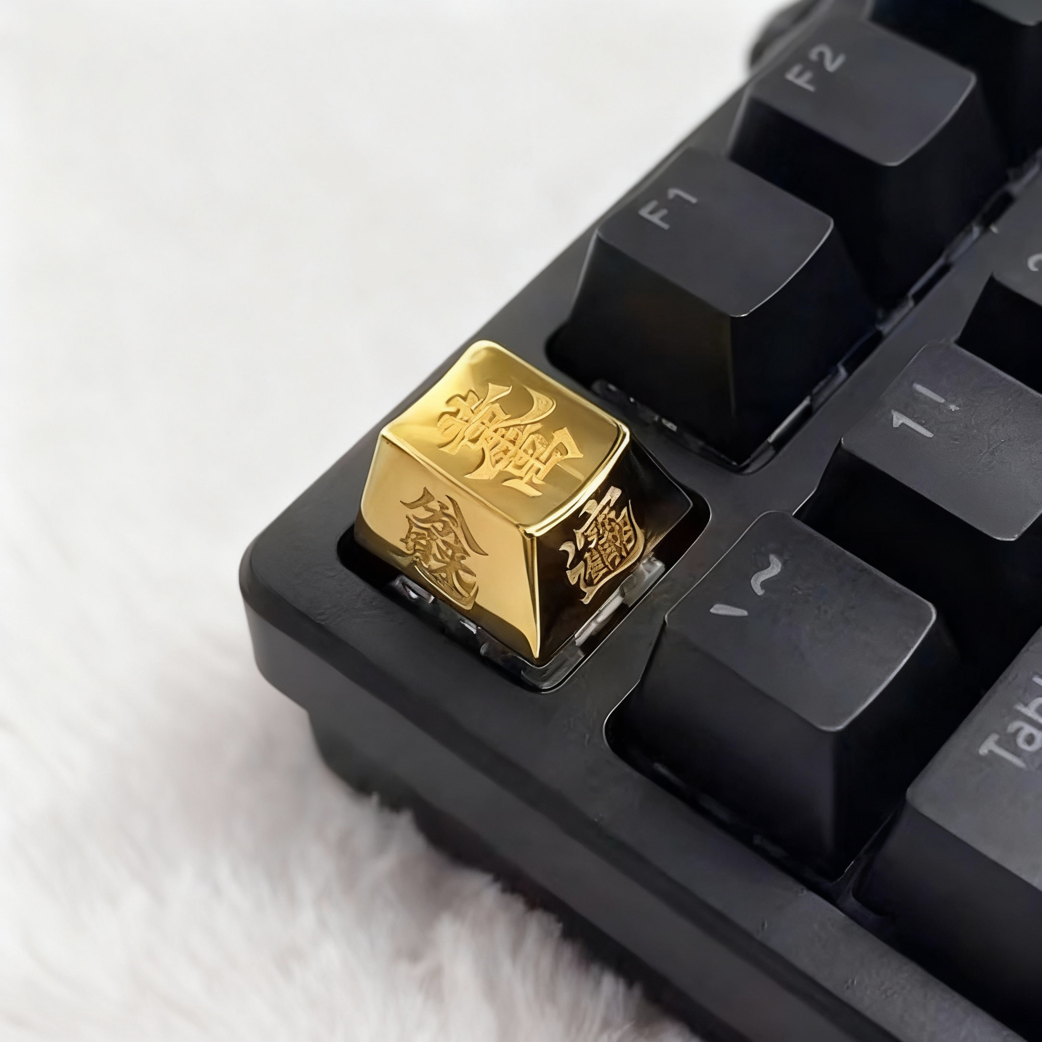 Aether Oracles"Prosperity Rune" Gold Mountain brass keycap
